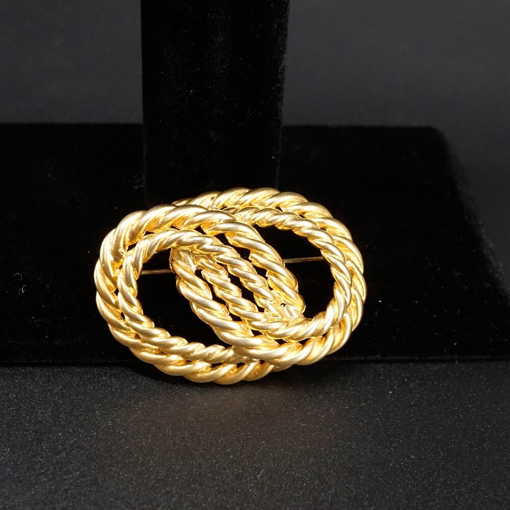 Interlocking Rope Design Gold Tone Oval Brooch Pin Rope Motif Nautical Openwork - Picture 6 of 6